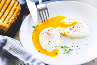 Які яйця справді корисні: сирі чи варені?